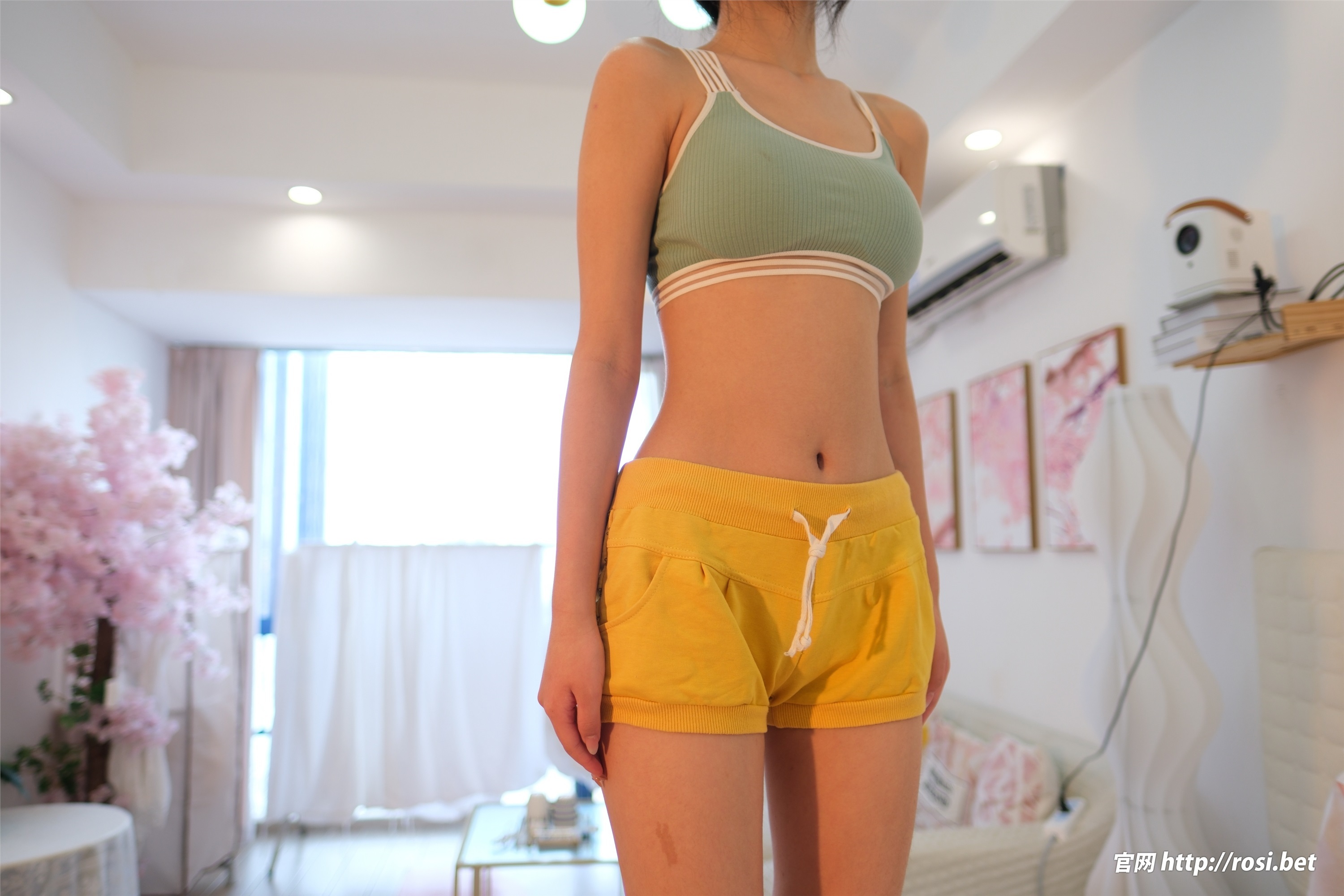 ROSI写真 2024.10.15 NO.4698